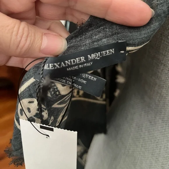 Alexander McQueen Dragonfly and Skull Scarf Shawl - Picture 10 of 14